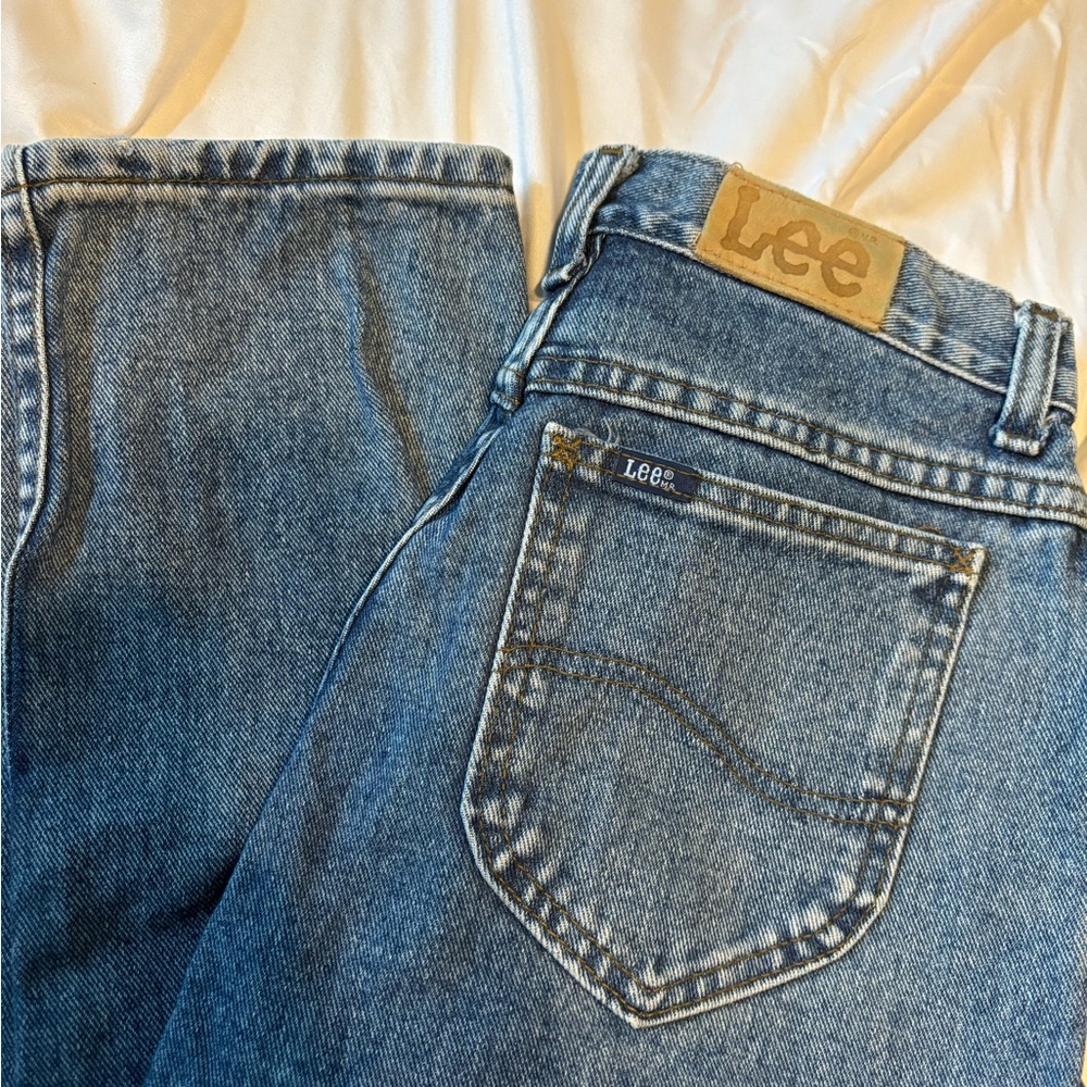 90’s Lee Women’s Blue Denim Jeans - Classic Straight Fit. BARELY WORN